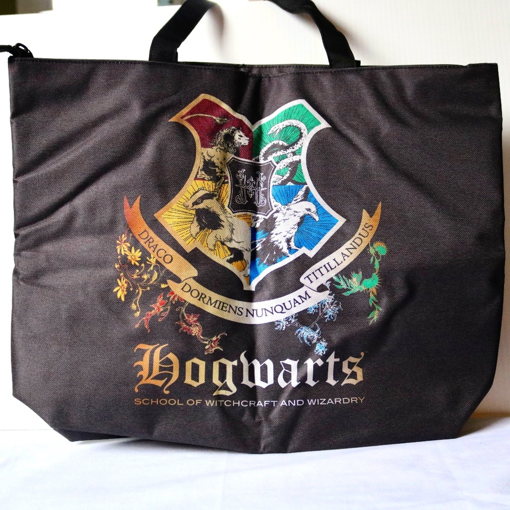 NWT - HARRY POTTER Hogwarts Large Tote Shoulder Bag by Con Quest Journals Unisex